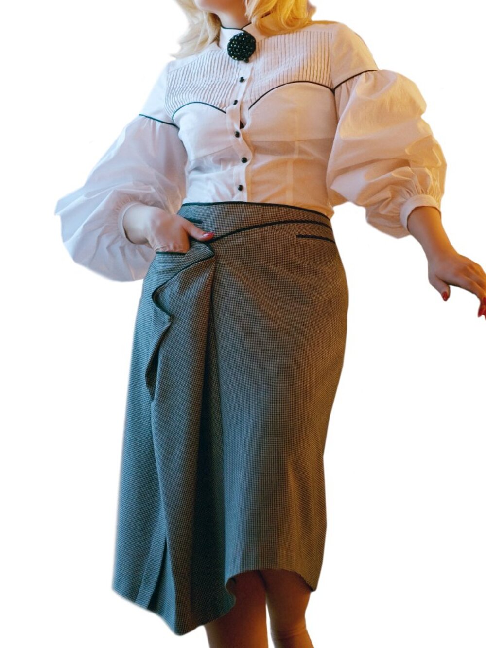 The Blouse That Stops the Scroll - Picture 2 of 2